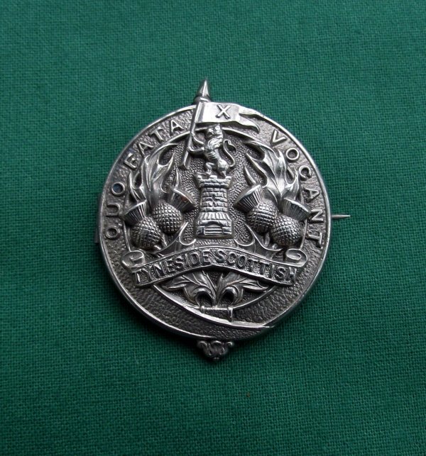 Scarce Tyneside Scottish, Genuine WW1 1st Pattern Cap Badge